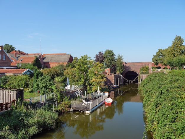 Ditzum bij de rivier de Ems in Duitsland.