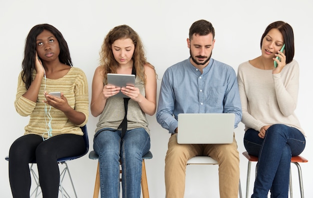 Photo diverse group of people with electronic devices