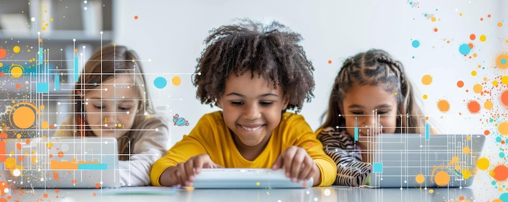 Foto diverse kinderen genieten van digitaal leren op laptops en tablets