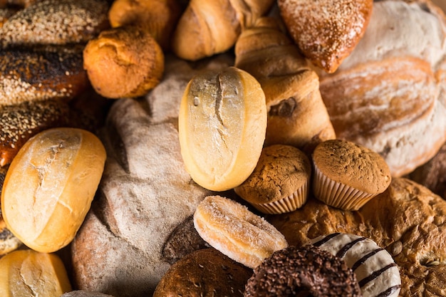 Diverse soorten brood en gebak