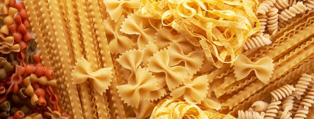 Diverse soorten pasta achtergrond. Meng macaroni