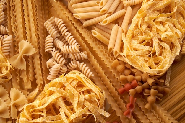 Diverse soorten pasta achtergrond. Mix macaroni