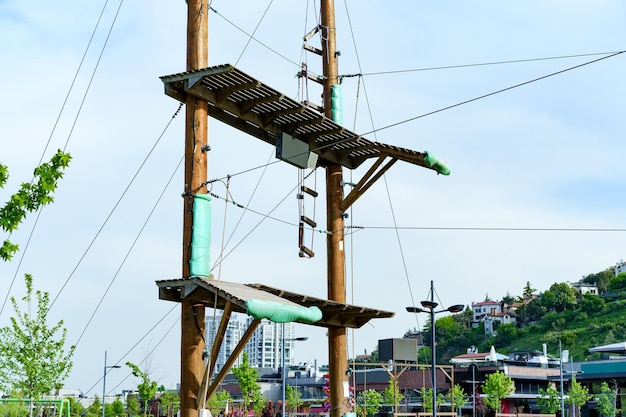 Diverse uitrusting en uitrusting in high wire park