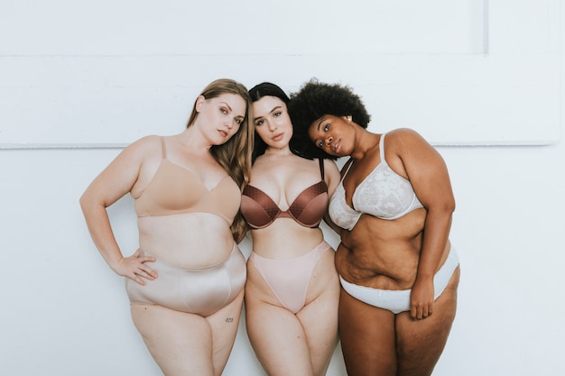 Photo diverse women embracing their natural bodies