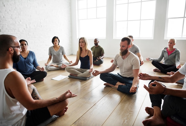 Photo diversity people exercise class relax concept