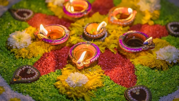 Photo diwali is a festival of lights celebrations by hindus jains sikhs and some buddhists