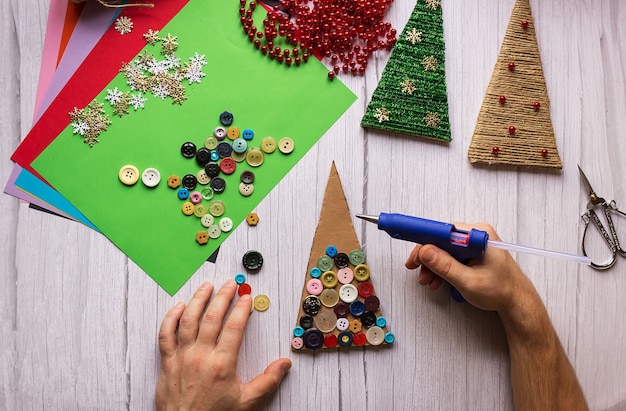 Foto albero di natale fai da te con carta colorata