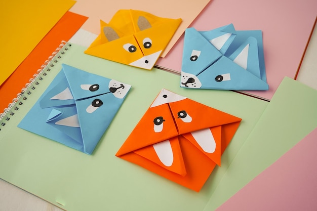 DIY en kindercreativiteit origami Kleurrijke papieren bladwijzerhoeken in de vorm van dieren