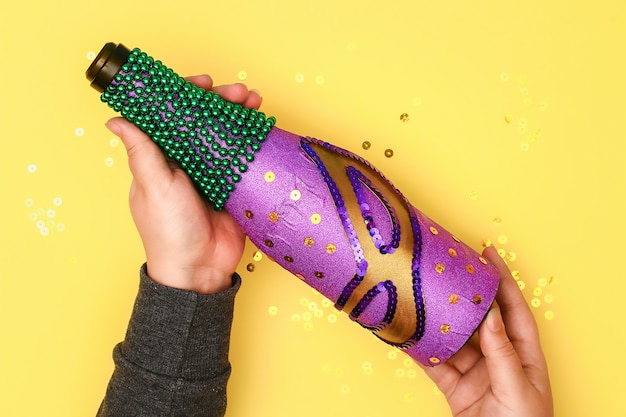 Diy Mardi Gras fles paars zelfklevend papier