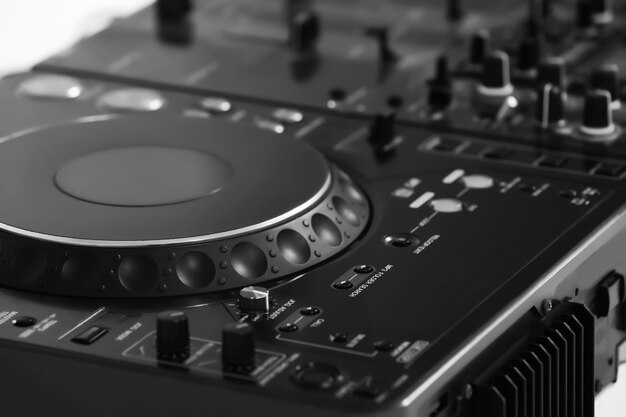 Foto close-up del mixer del dj