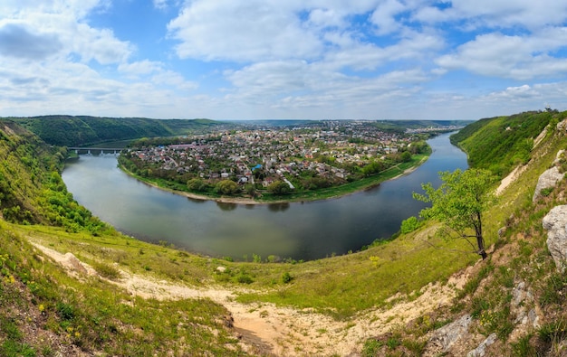 Река Днестр и город Залещики