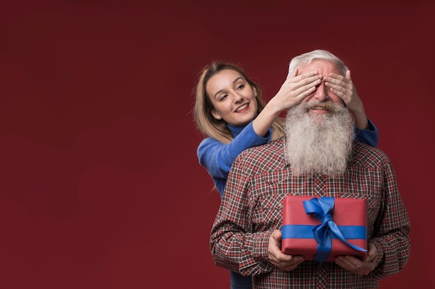 Foto dochter verrast haar vader