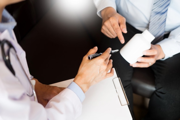  doctor hand holding tablet