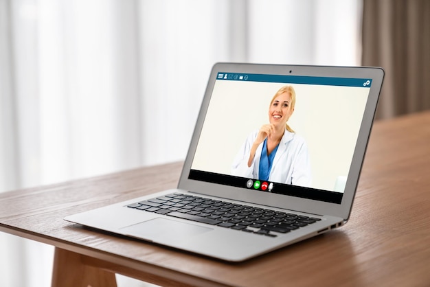 Videochiamata del dottore online tramite un'applicazione software di telemedicina alla moda