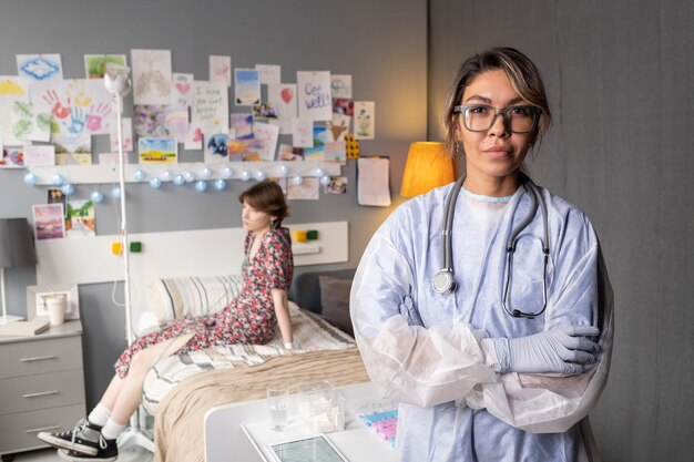 Doctor visiting the sick patient at ward