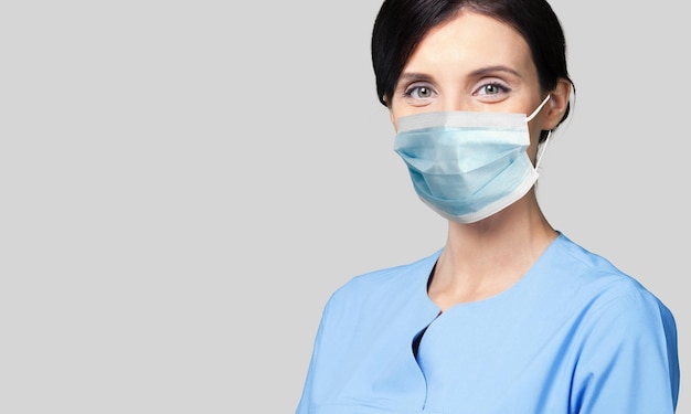 Foto medico che indossa una maschera protettiva. concetto di coronavirus