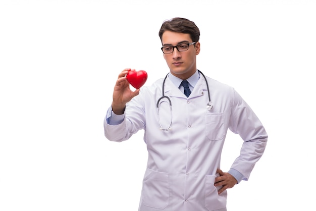 Medico con cuore isolato su bianco