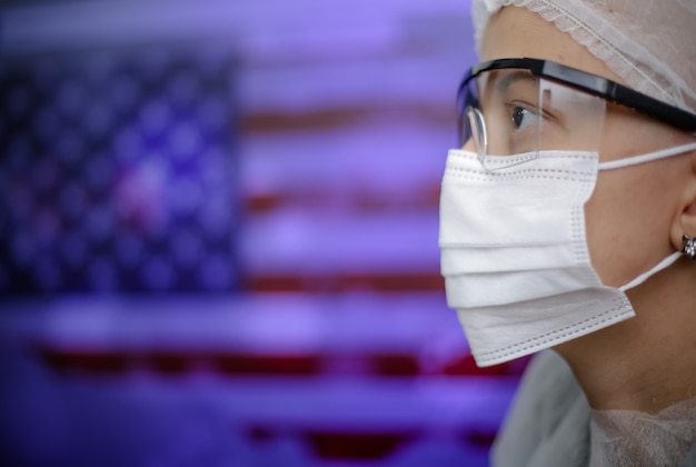 Photo doctor with mask protecting herself from the covid19 delta virus