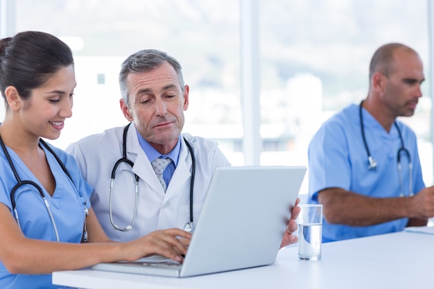 Doctors using computer 