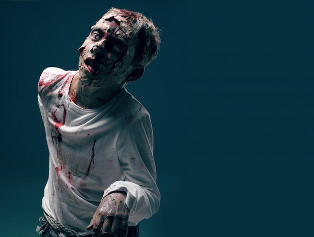 Dode jongen zombie. horror halloween-concept