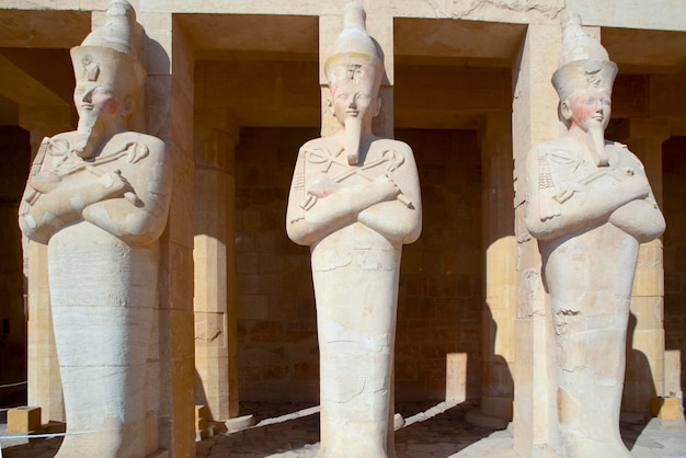 Dodentempel van Hatsjepsoet in Deir elBahri Egypte Afrika