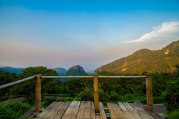 Photo doi pha mee viewpoint a famous place that is the checkin point of team 13 wild boars accidentally stuck in tham luang cave border of thailand and burma mae sai chiang rai thailand