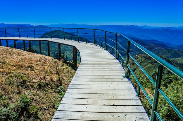 Фото Точка зрения doi pui ko moutain на mae hong son, таиланде.