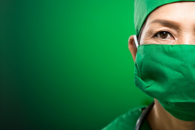 Foto dokter in masker