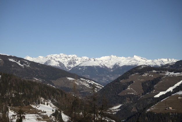 Снежная панорама Доломитовых Альп валь бадия арментара