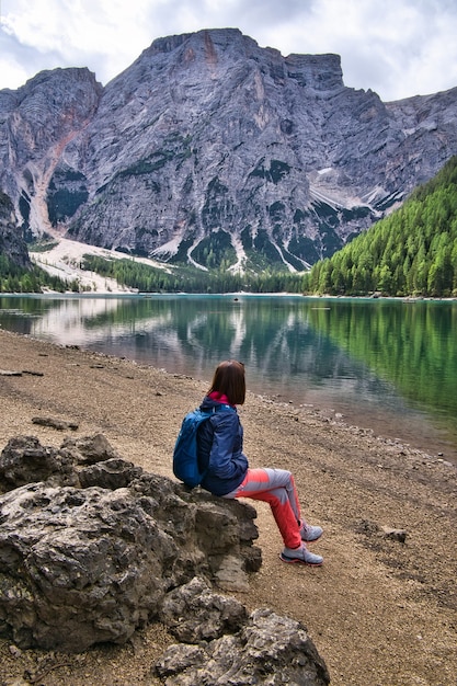 Paesaggio dolomitico, italia lago di braies.