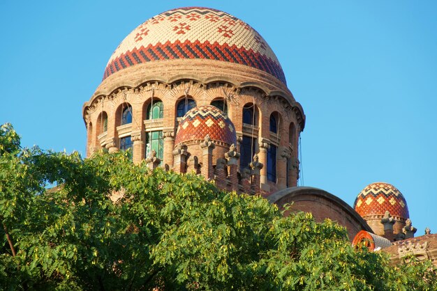 Photo dome of the hospital de sant pau in barcelona in spain. in english it is called as hospital of the holy cross and saint paul. it used to be a hospital. now it is a museum