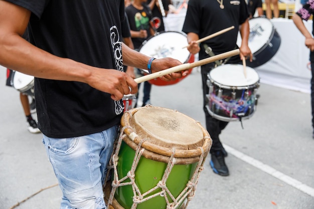 Dominicaanse Republiek punta cana jaarlijkse carnaval muzikanten drummers