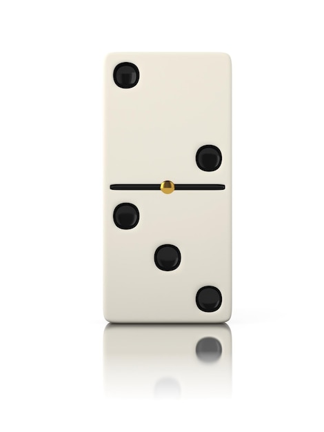 Osso di gioco di domino in primo piano isolato sul bianco