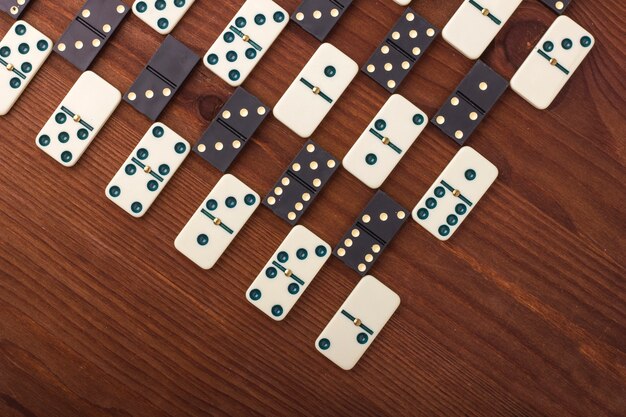 Domino pieces in black and white
