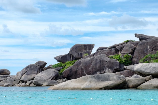 Punto di riferimento della roccia dell'anatra di donald nell'isola di similan