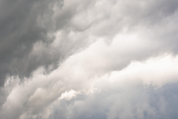 Donkere wolken Achtergrond Dramatische onweerswolken