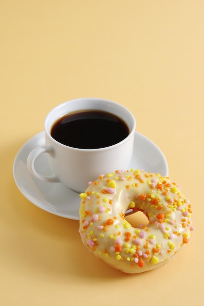 Donut en koffie