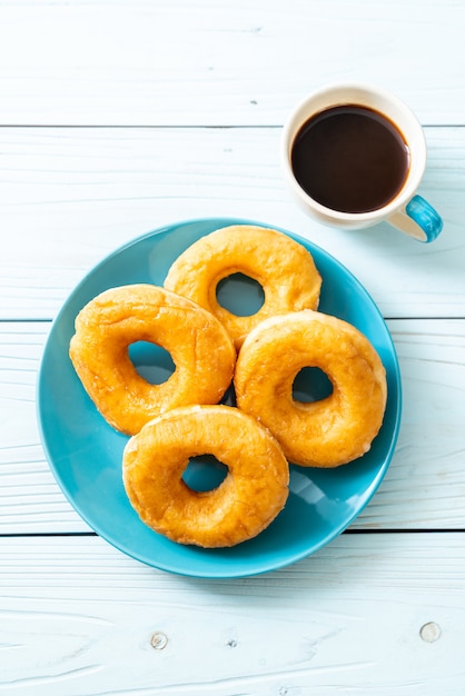 donut met zwarte koffie