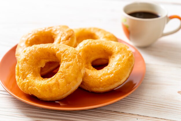 donut met zwarte koffie