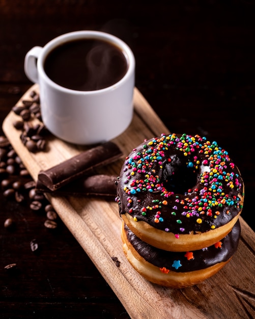 Photo donuts served with some coffee