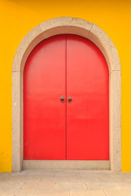 Doors and windows of temple buildings