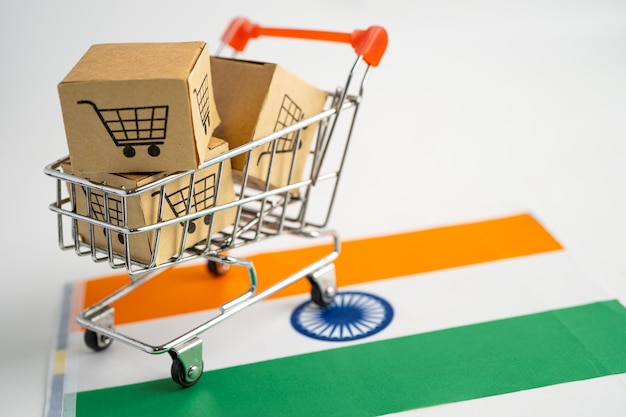 Doos met winkelwagenlogo en vlag van India Import Export Online winkelen