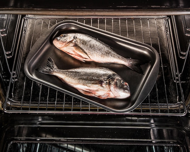 Dorado fish Cooking in the oven.