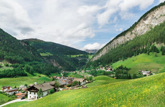 Dorp in de Oostenrijkse Alpen