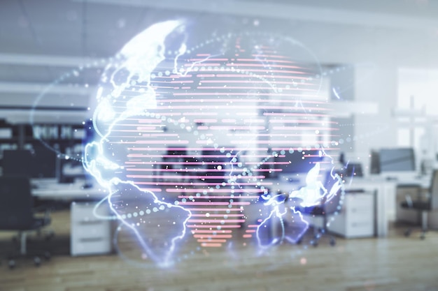 モダンな家具付きオフィスインテリアの背景にビッグデータとブロックチェーンのコンセプトを接続した、抽象的なデジタル世界地図ホログラムの二重露光