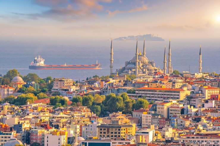 Downtown Istanbul stadsgezicht in Turkije bij zonsondergang