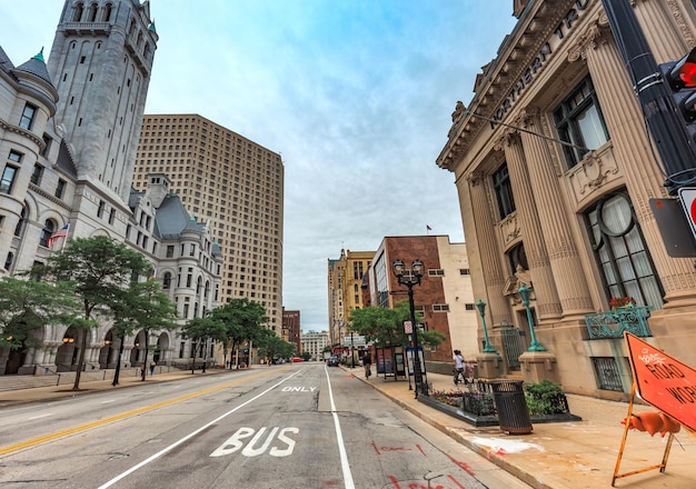 Foto i palazzi del centro di milwaukee durante il giorno