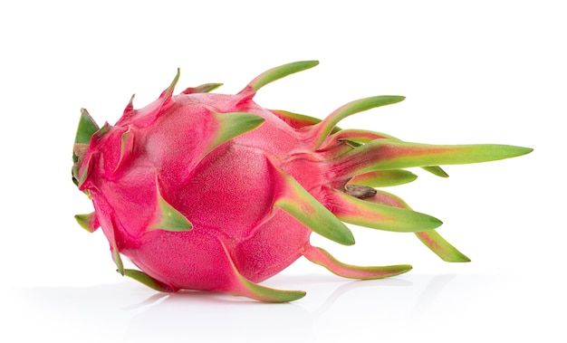 Dragon fruit geïsoleerd op wit oppervlak