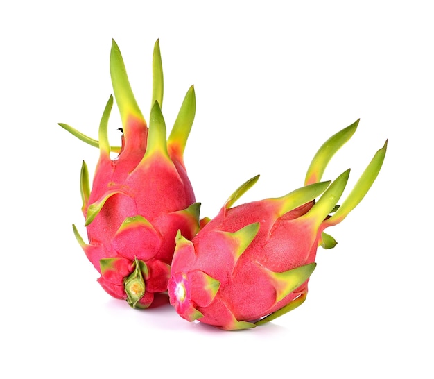 Dragon fruit geïsoleerd op wit