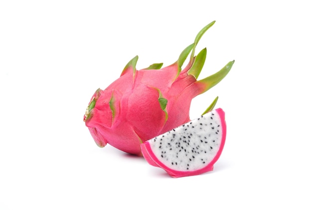 Dragon fruit geïsoleerd op witte achtergrond fruit gezond concept
